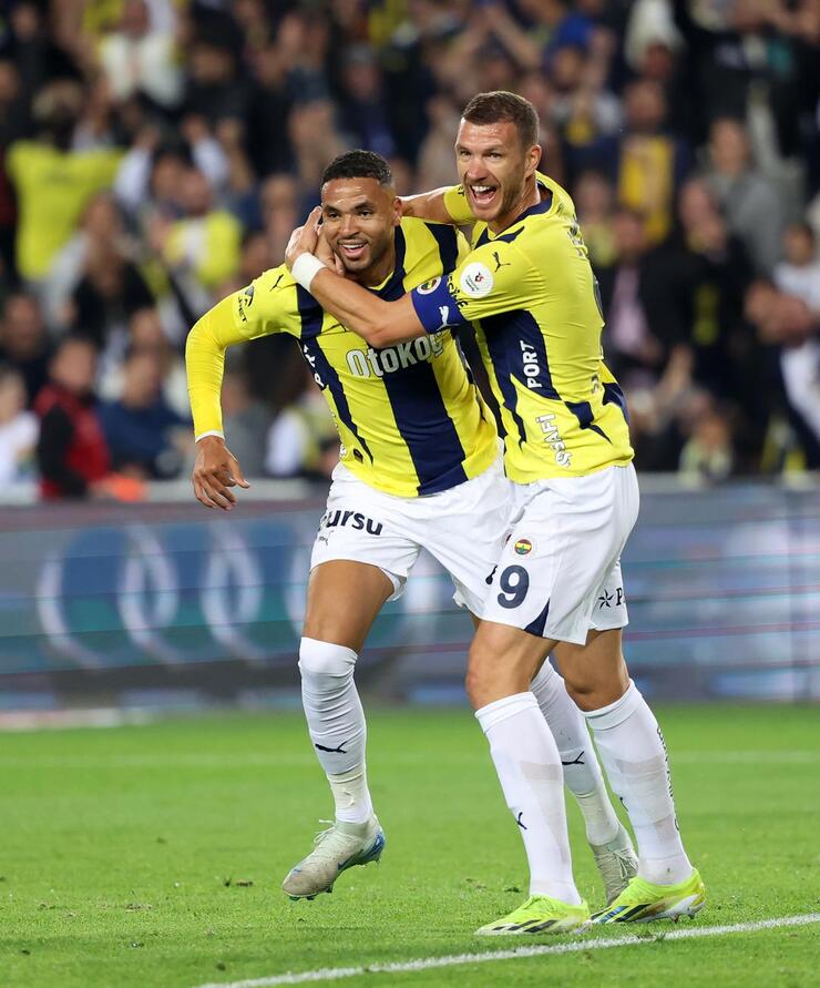 Fenerbahçe Kadıköy'de Bodrum FK'yi 2-0 ile geçti, Cumhuriyet coşkusu yaşandı!