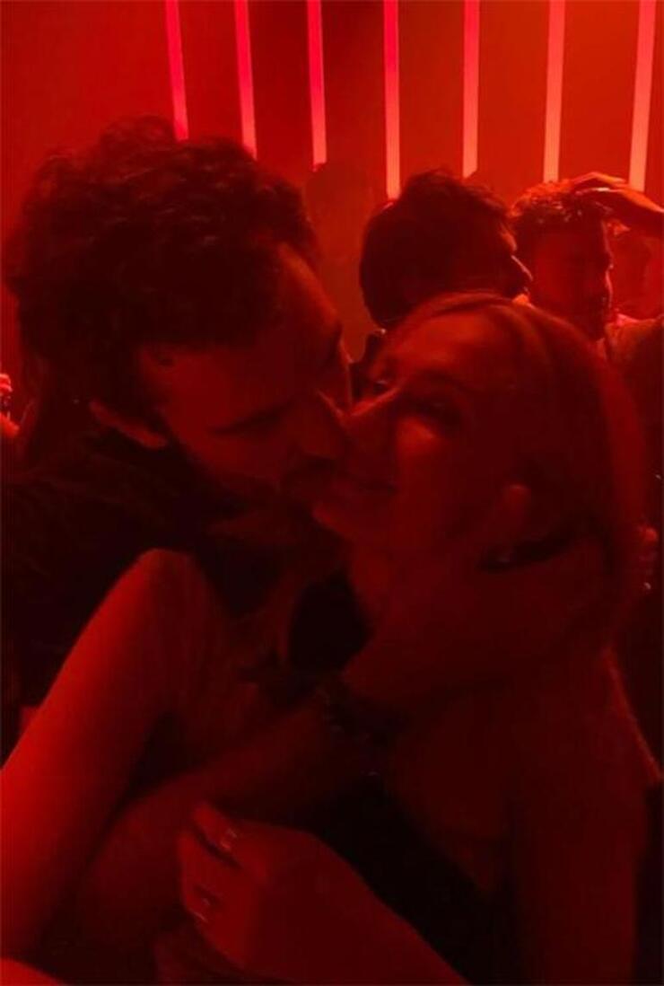 Sophie Turner, Joe Jonas’tan sonra aristokrat aşkla yeni bir yaşa merhaba dedi!