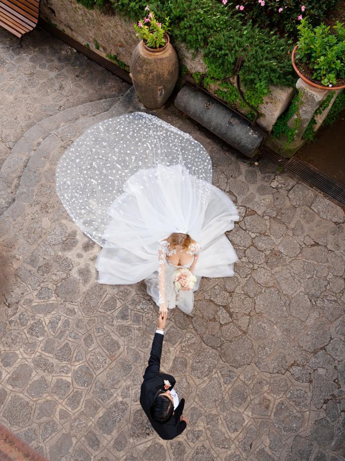 İtalya'da Ünlü Çift Reynmen ve Cansu Kurtaran Romantik Düğünle Evlendi