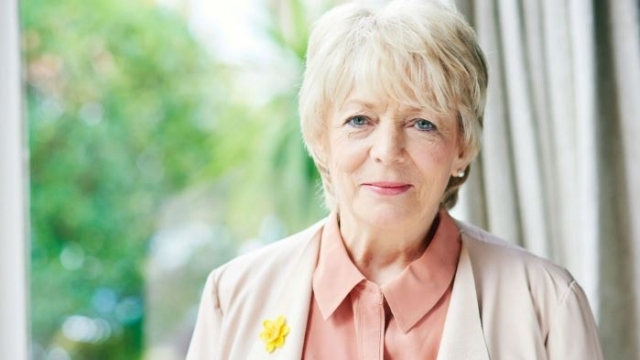 Alison Steadman, 16 Yaşında Tecavüze Uğradığını Açıkladı