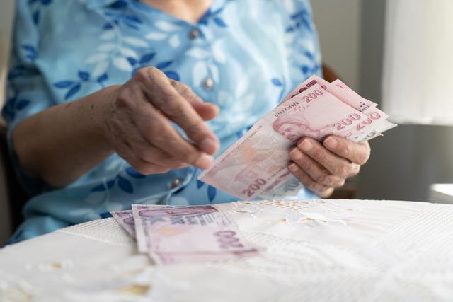 Ocak Ayında Emekli Aylıkları İçin Zam Belirsizliği ve Asgari Ücrette Yeni Beklentiler Başladı