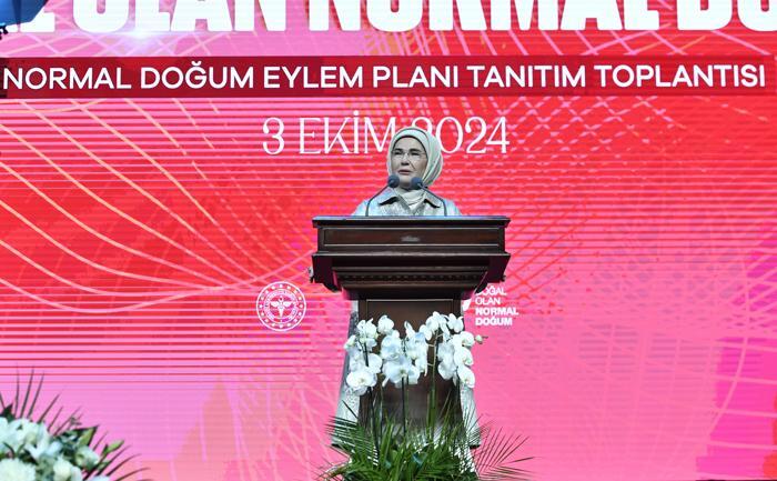 Azra Akın Normal Doğum Eylem Planı Toplantısı'nda Deneyimlerini Paylaştı