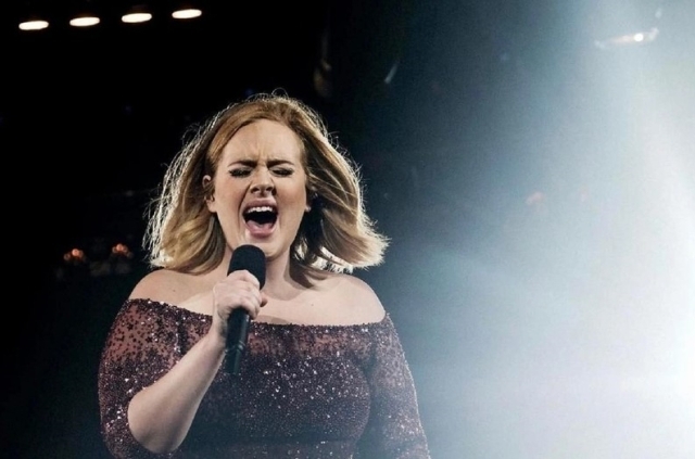 Adele Münih'te Kulak Enfeksiyonu Geçirdi, Kısmi İşitme Kaybı Yaşıyor