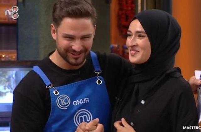 MasterChef Beyza'ya Gelen Eleştirilere Onur'dan Sert Yanıt Gelen İlişki Spekülasyonları Gündemde