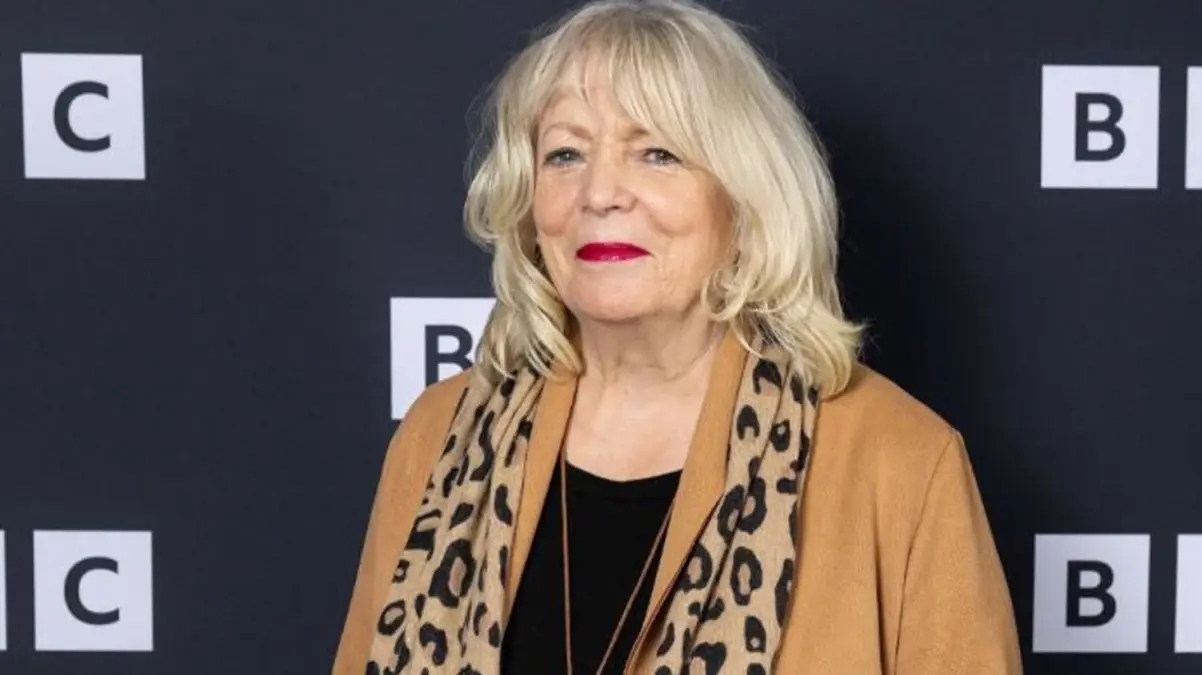 Alison Steadman, 16 Yaşında Tecavüze Uğradığını Açıkladı