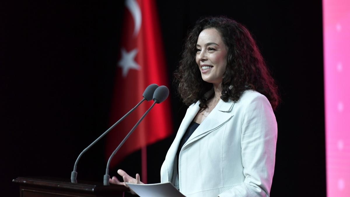 Azra Akın Normal Doğum Eylem Planı Toplantısı'nda Deneyimlerini Paylaştı