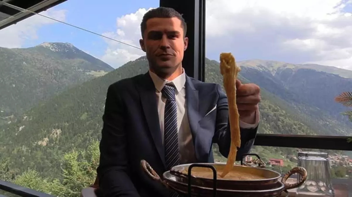 Trabzon Uzungöl'de işletmeci Mehmet İnan, Cristiano Ronaldo'nun bal mumu heykelini...