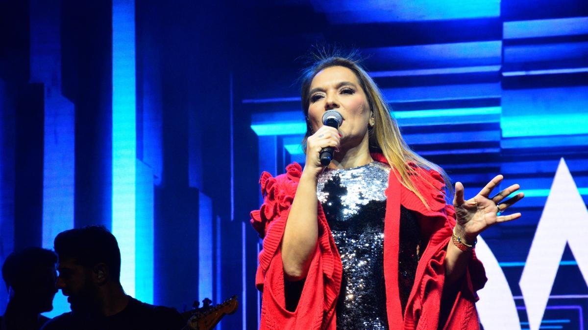 Demet Akalın, sağlık sorunları nedeniyle konserini iptal etti ve hayranlarından dua istedi!