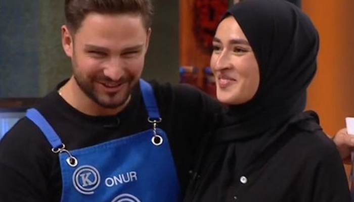 MasterChef Beyza'ya Gelen Eleştirilere Onur'dan Sert Yanıt Gelen İlişki Spekülasyonları Gündemde