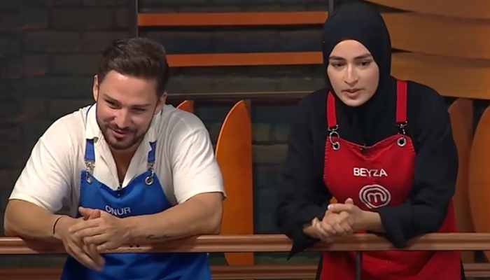 MasterChef Türkiye'de yarışan Onur ve Beyza, performansları kadar aşk iddialarıyla...