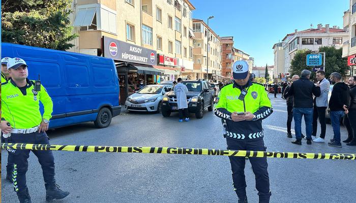 Üsküdar'da emekli subay Y.T.O., polis tarafından durdurulduktan sonra avukat...