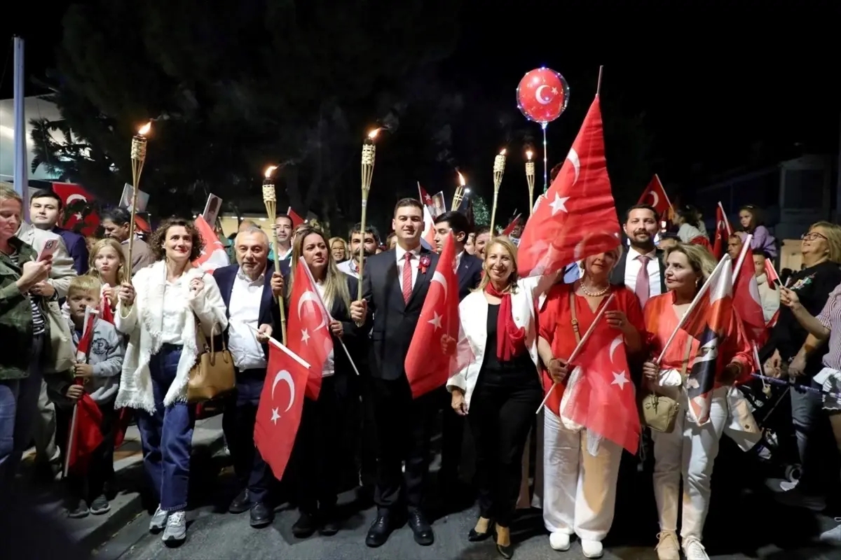 Volkan Konak ve Yaşar, Bodrum'da Cumhuriyet Bayramı’na Özel Konserle Coşku Yarattı