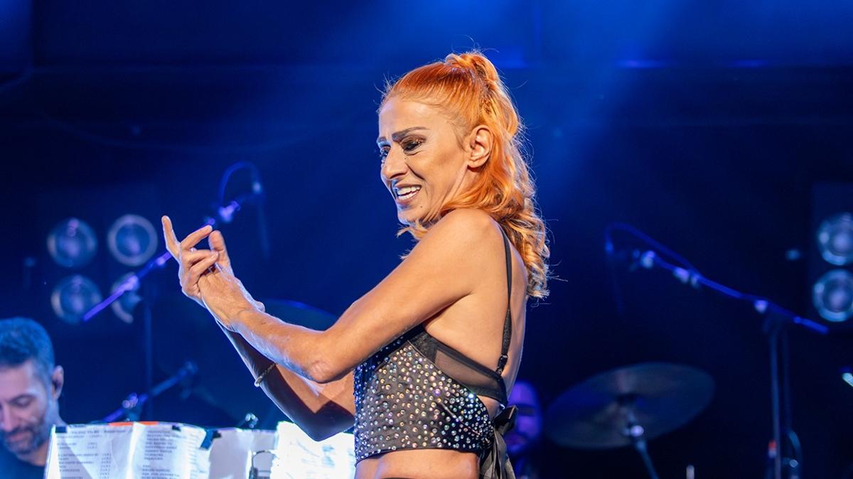 Yıldız Tilbe, Konserde Hayranlarını Coşturdu ve Yeni İmajıyla Dikkat Çekti