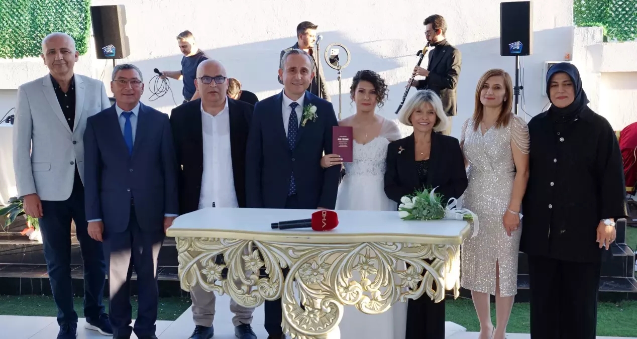 Zeynep Özal, Isparta'da Düğün Töreninde Nikah Şahidi Oldu ve İlin Gelişimine Dikkat Çekti