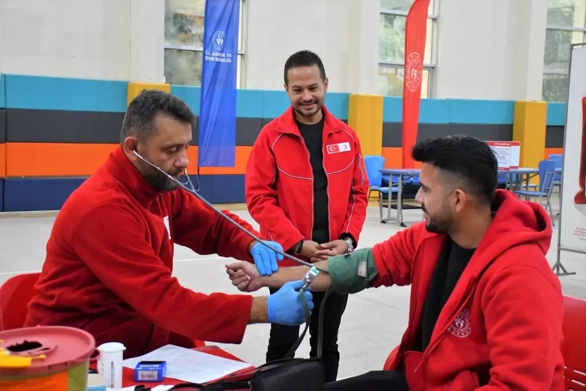 Zonguldak'ta Cumhuriyet Bayramı için Gençlik ve Spor İl Müdürlüğü'nden Kan Bağışı Etkinliği