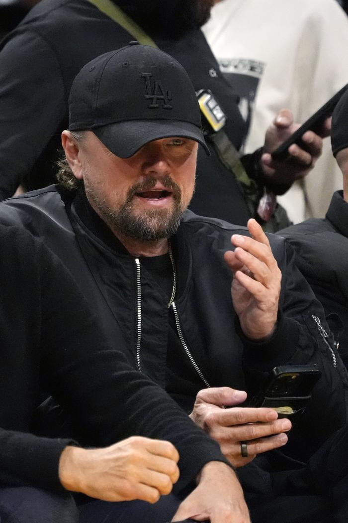 Leonardo DiCaprio 50. Doğum Gününü Gizli Parti ile Kutladı, Stevie Wonder Performans Sergiledi