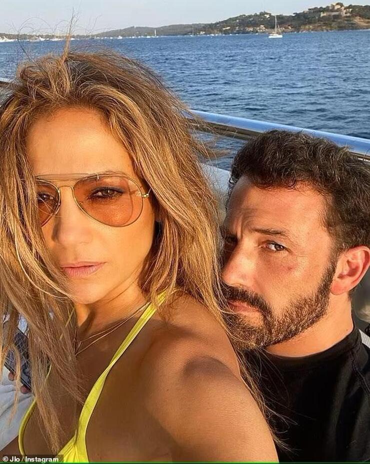 "Jennifer Lopez'in Yeni Filmine Övgüler Dizdi, Boşandıktan Sonra Medeni İlişki Mesajı Verdi"