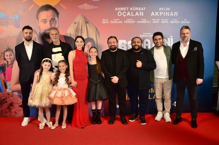 Baba Beni Güldürsene Filminin Galası Yapıldı: Aile Değerleri ve Eğlenceli Anlar Öne Çıktı