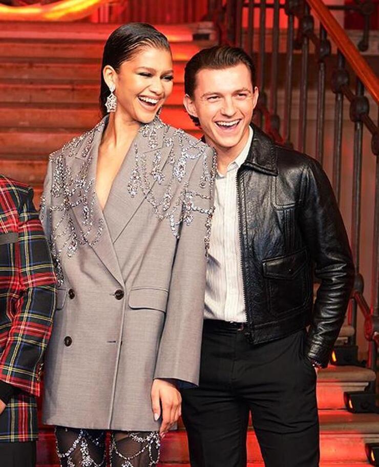 Zendaya ve Tom Holland'ın Aşk Hikayesi: İlk Öpücükten Gizli İlişkiye Uzanan Yolculuk