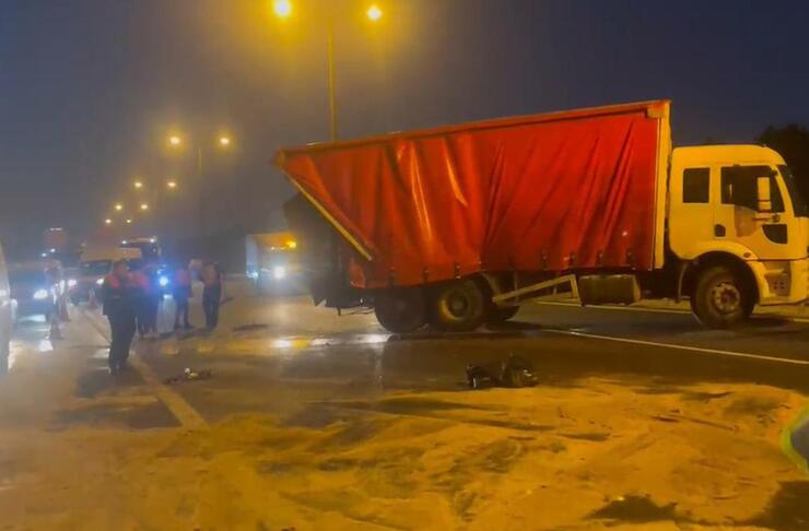 TEM Otoyolu’nda yakıt tankeri kamyona çarptı, Edirne yönü trafiğe kapandı!