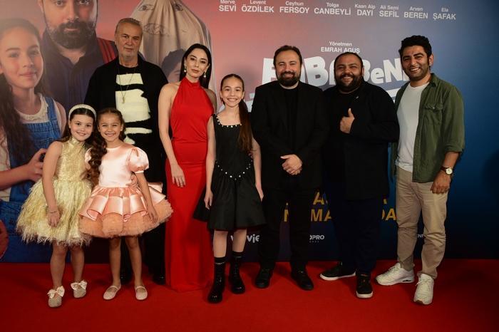 Baba Beni Güldürsene Filminin Galası Yapıldı: Aile Değerleri ve Eğlenceli Anlar Öne Çıktı