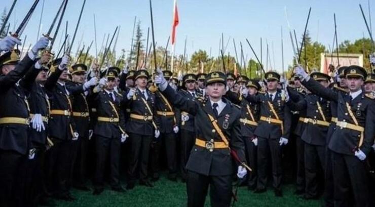 Kılıçlı Yemin Tartışması Derinleşiyor, İki Teğmene Daha İhraç Tebligatı Gönderildi