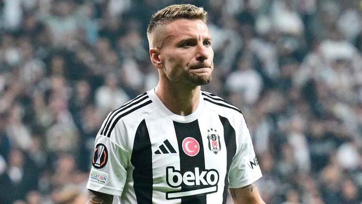 Van Bronckhorst: Beşiktaş için bir transfer dönemi daha şart, Immobile'nin durumu belirsiz kaldı