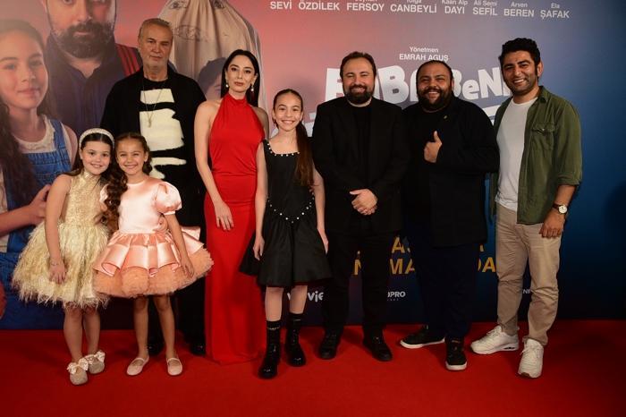 Baba Beni Güldürsene Filminin Galası Yapıldı: Aile Değerleri ve Eğlenceli Anlar Öne Çıktı