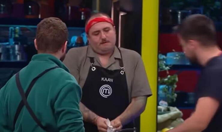 MasterChef'te korkutan kaza! Kaan parmaklarını kesti, sağlık ekipleri acil müdahale gerçekleştirdi