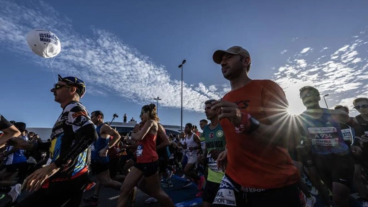 İstanbul Maratonu, 3 Kasım Pazar günü saat 09:00'da gerçekleşecek. İstanbul...