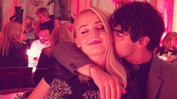 Sophie Turner Boşandı, Yeni Aşka Yelken Açtı Ancak Eski Eşini Unutmadı