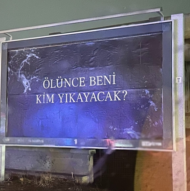 "Ölünce Beni Kim Yıkayacak? Afişleri Gassal Dizisinin Tanıtımına Ait Çıktı"