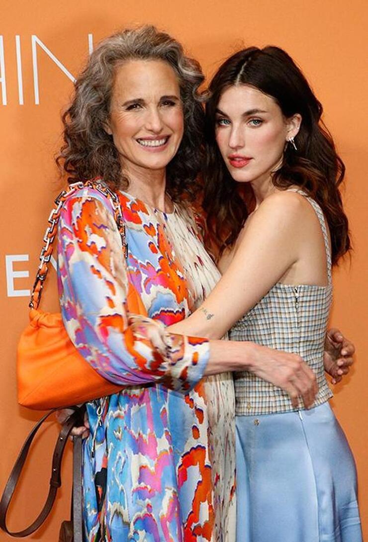 Torun Sevinci: Andie MacDowell'ın Kızı Rainey Qualley İlk Çocuğunu Dünyaya Getirdi