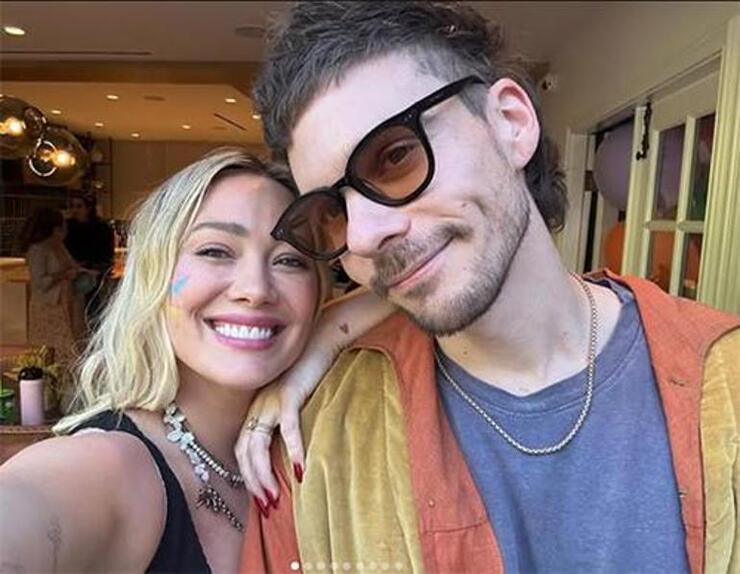 Hilary Duff ve Matthew Koma, beşinci yıl dönümünde mutluluğu paylaştı, çocuklarıyla sevgi dolu anlar yaşadı