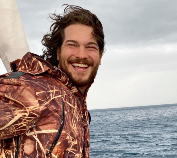 Çağatay Ulusoy’un yeni dizisi Eşref Rüya'da partneri Demet Özdemir oldu!