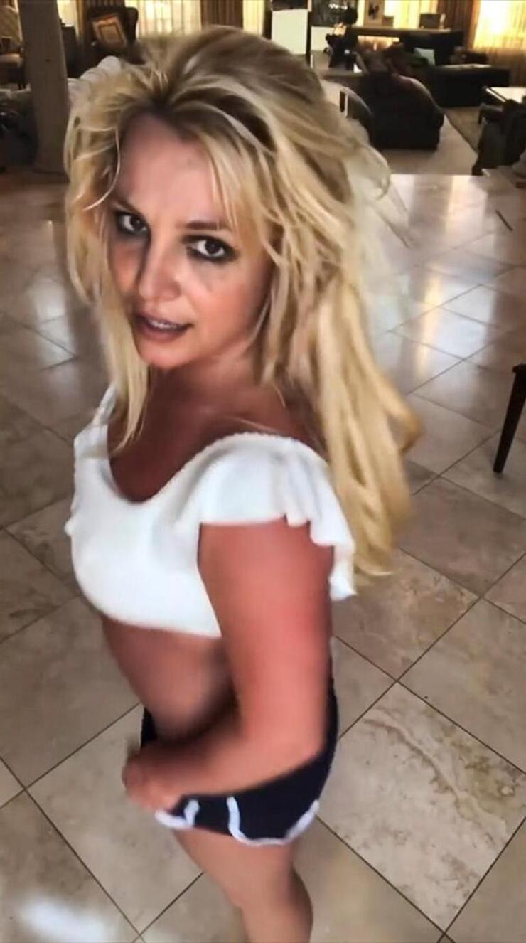 Britney Spears 43 yaşına bekar girdi, boşanma davasını başarıyla tamamladı!