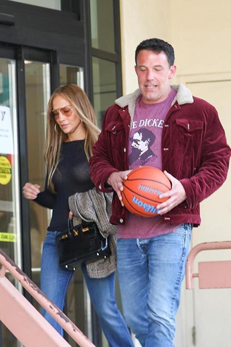 Jennifer Lopez, Ben Affleck ile evlendikten sonra yaşadığı sıkıntılar ve kariyerindeki düşüşle çöküşe geçti!