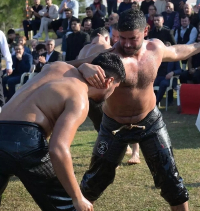 Berk Oktay, "Harman Yeri" dizisindeki dönüşümüyle şaşırttı; 20 kilo aldı ve pehlivan oldu