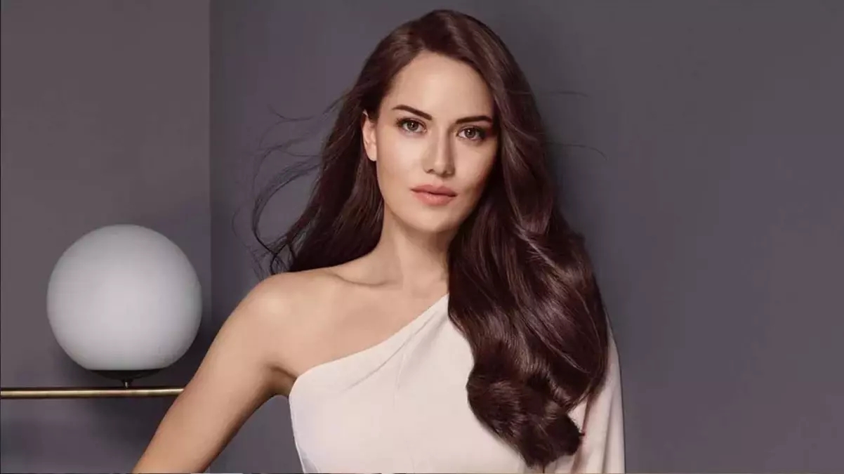 Fahriye Evcen, Kartalkaya'da kayak yaparken parmağından yaralandı!