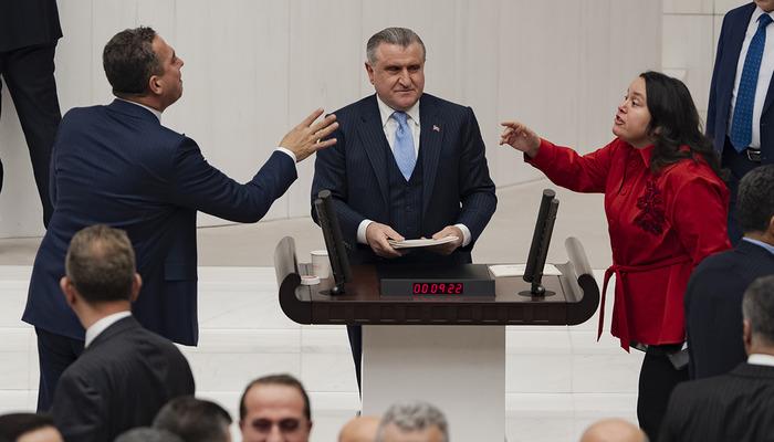 TBMM'de Bütçe Sunumu Sırasında AK Parti ve CHP Arasında Gergin Tartışmalar Yaşandı