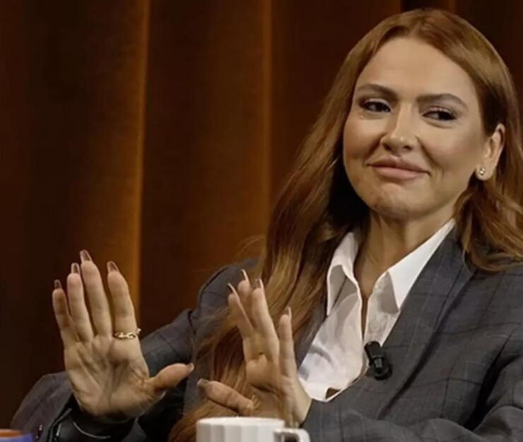 Ahmet Çakar Hadise'ye sert çıktı: Popülist kültürün uzantısı!