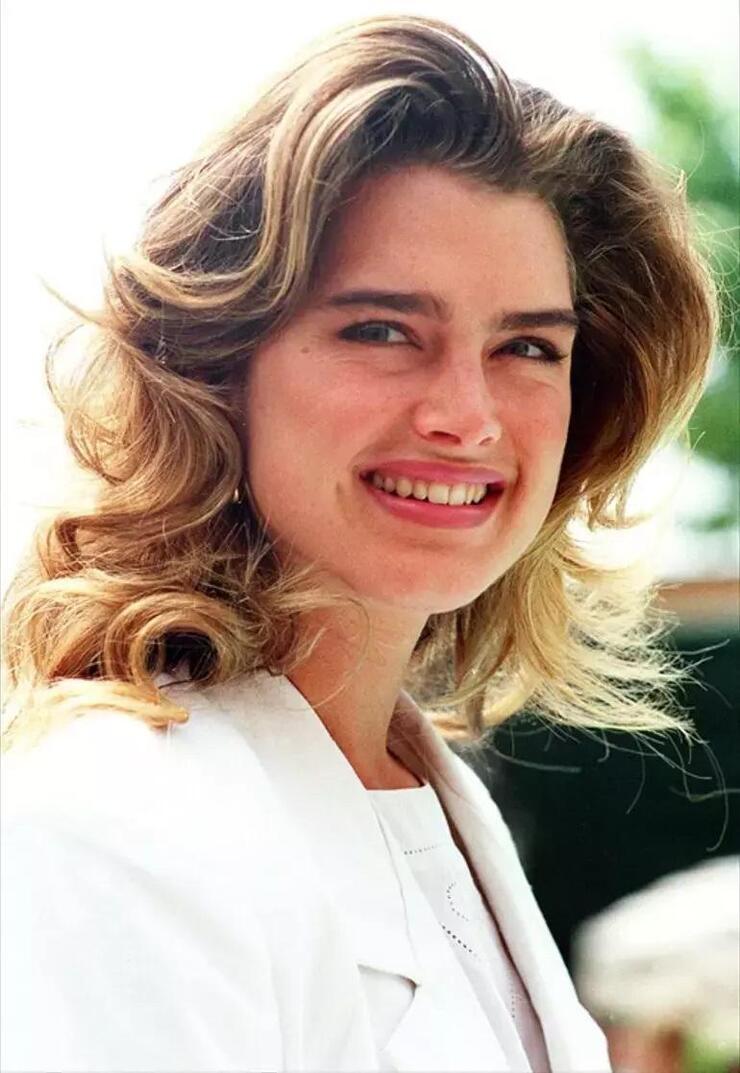 "Brooke Shields, Kızlarını Güzellik Takıntısından Koruma Mücadelesini Anlattı"