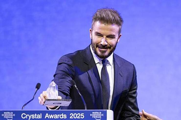 David Beckham, UNICEF iyi niyet elçisi olarak ödüllendirildi ve gençlerin potansiyeline inandığını vurguladı.