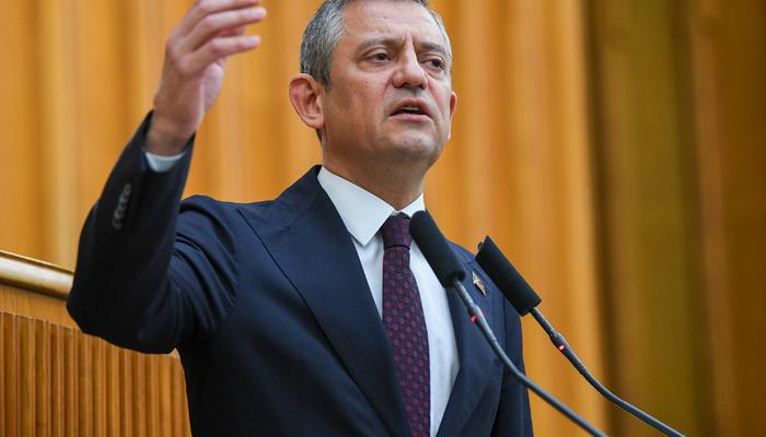 CHP Lideri Özgür Özel'den Emekli Maaşları Üzerine Sert Tepki ve İktidara Yüklendi