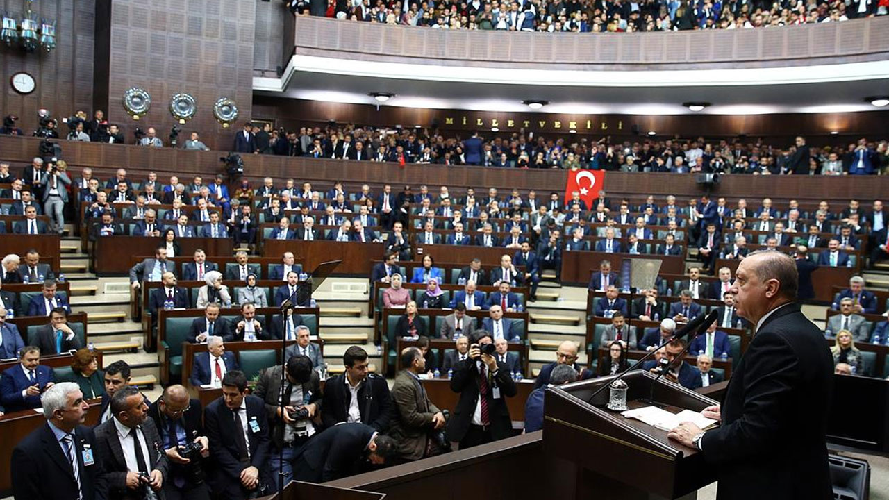 Erdoğan'ın İstifa Eden İki Vekile Rozet Takacağı İddia Ediliyor!