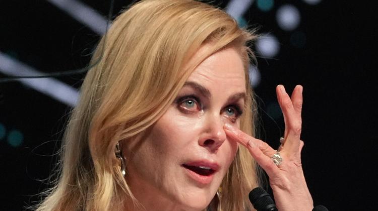 Nicole Kidman'ın Duygusal Anları: Ailesini Kaybetmenin Verdiği Acıyla Ödül Töreninde Gözyaşları döktü