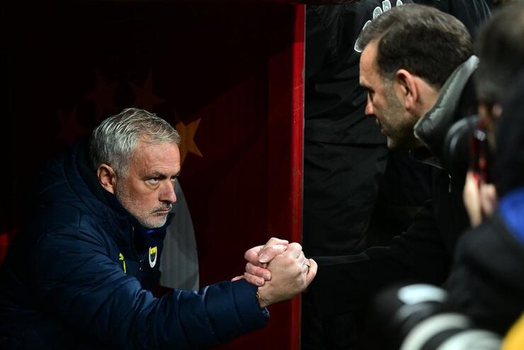 Galatasaray Teknik Direktörü Okan Buruk'tan Jose Mourinho'ya sert eleştiri!