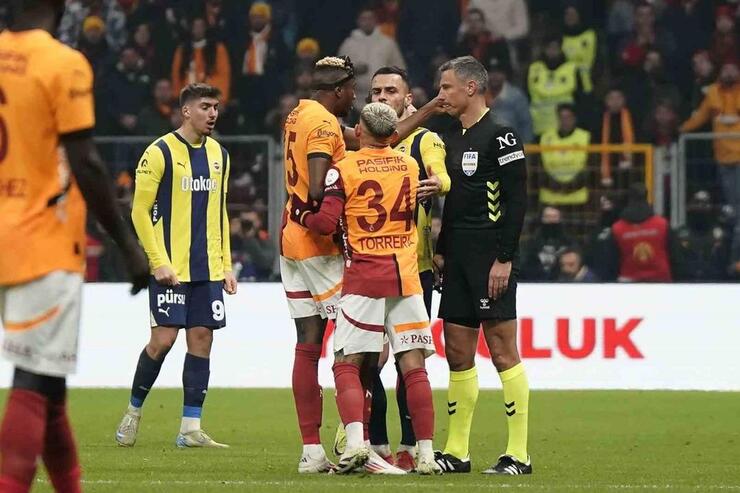 Galatasaray Teknik Direktörü Okan Buruk'tan hakem Vincic'e sert eleştiri!