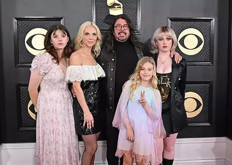 Dave Grohl'un aldatma skandalı ve yasak aşk çocuğu haberleri magazin dünyasını salladı: İşte son durum!