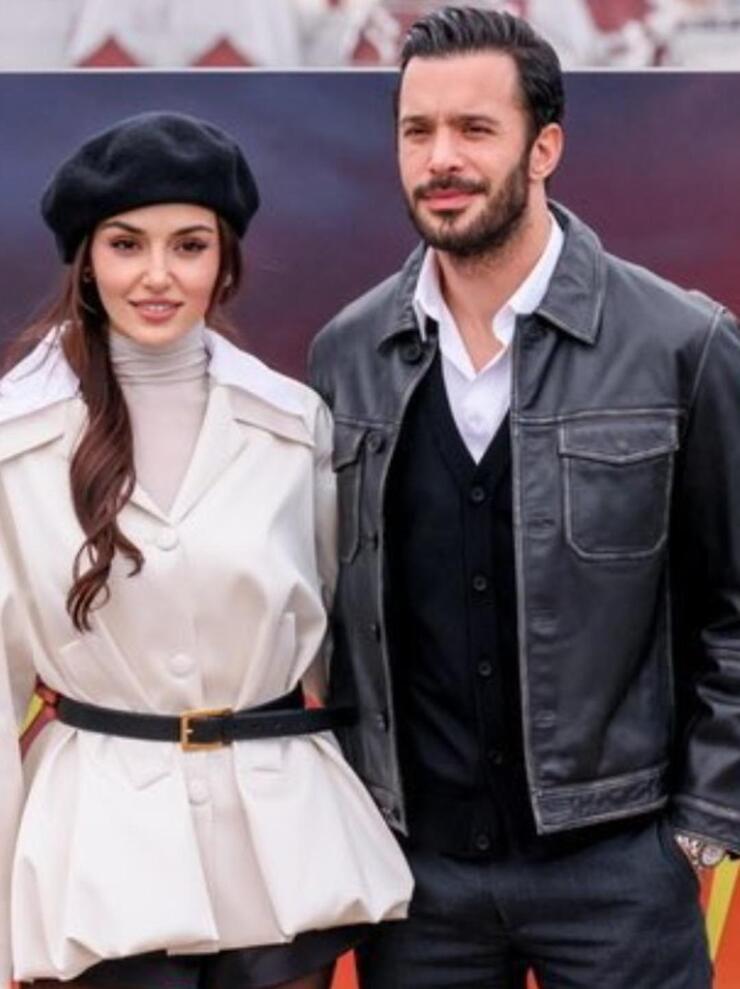 Rüzgara Bırak filminin Moskova galası olay oldu! Barış Arduç ve Hande Erçel'in uyumu sosyal medyayı salladı